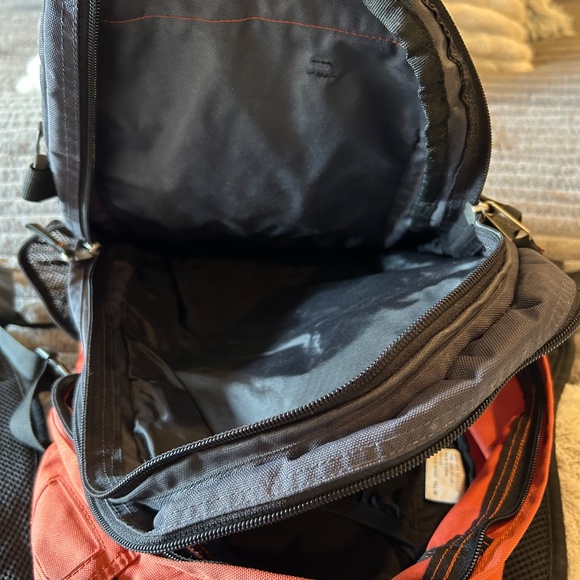 Eddie Bauer backoack - Picture 5 of 6